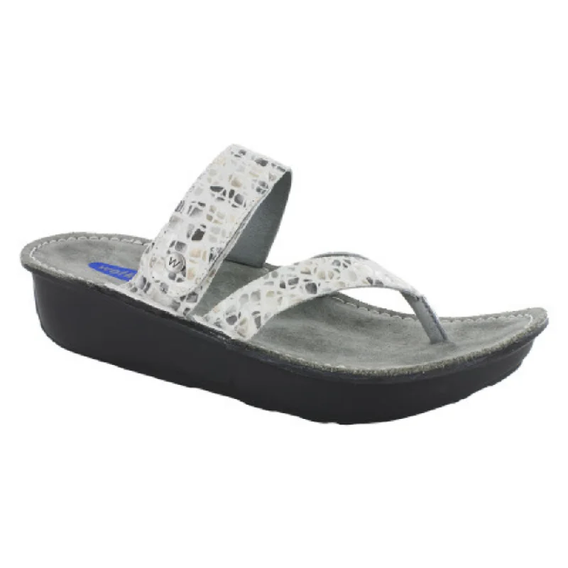 Fashionable Flat Shoes Wolky Tahiti Off White/Grey Thong Sandal (Women's)