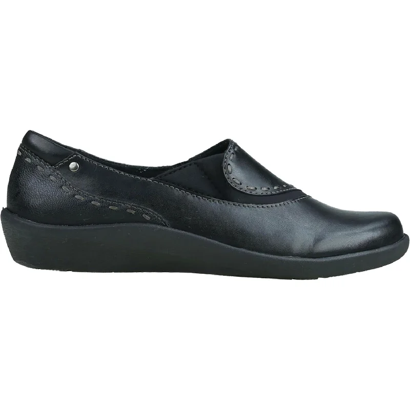 Stylish Running Footwear Women's Earth Leona Black Leather