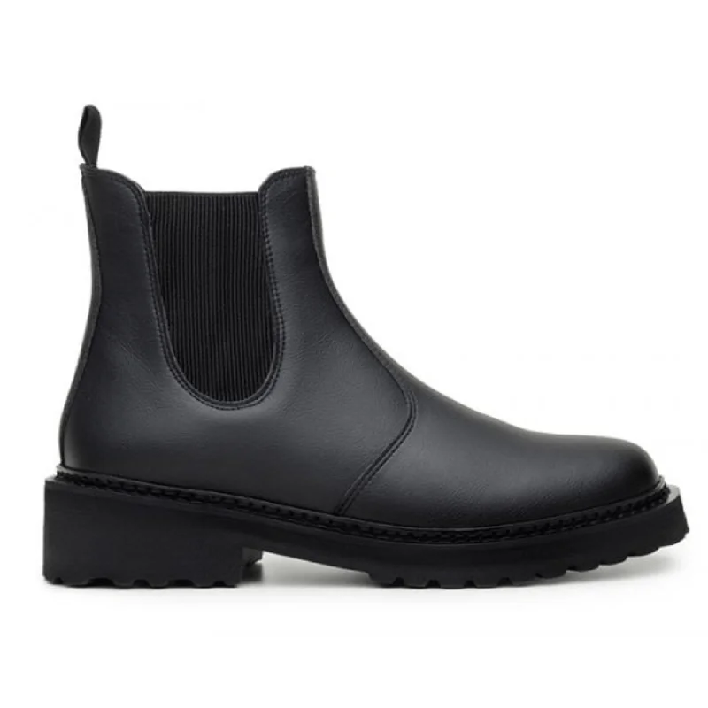 Comfortable Snow Boots 'Everyday Chelsea' unisex vegan chelsea boot with chunky sole by Ahimsa - black