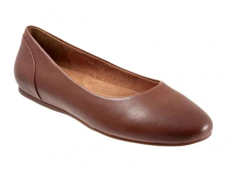 Stylish Running Footwear Softwalk Shiraz - Women's Flat Cognac (206)